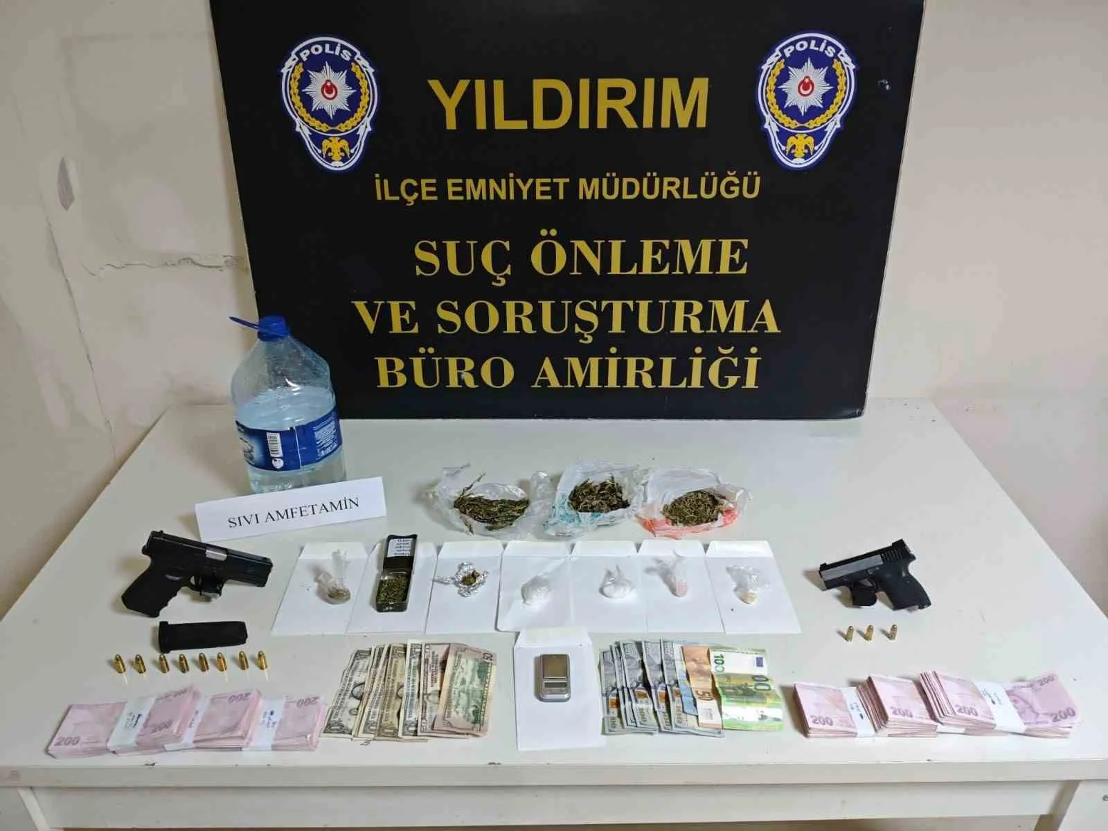 Polis pizzacı kılığına girdi, Baron Abla'yı yakaladı