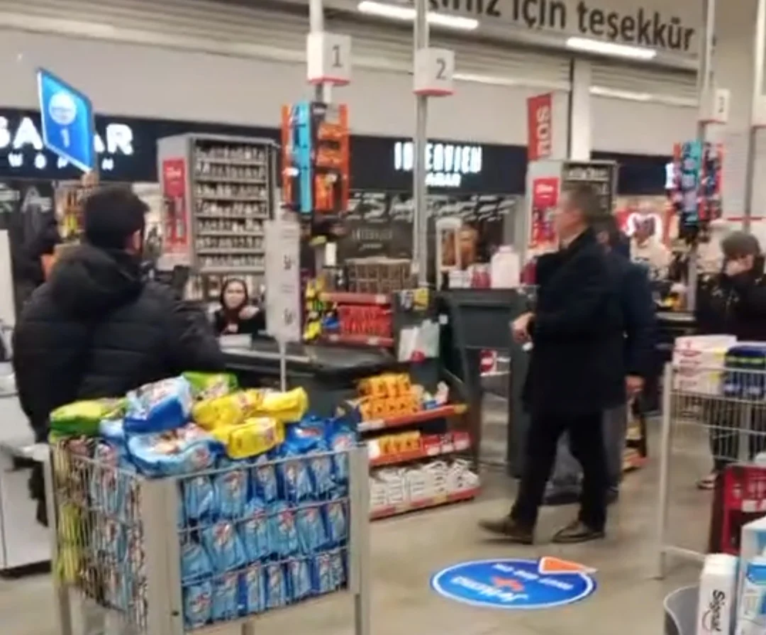 İnegöl'de Migros'ta eylem yaptılar