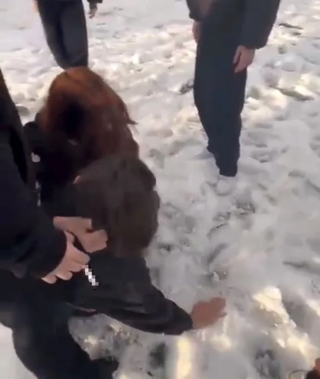 Okul çıkışı dehşet! Öğrencilere acımasızca saldırdılar