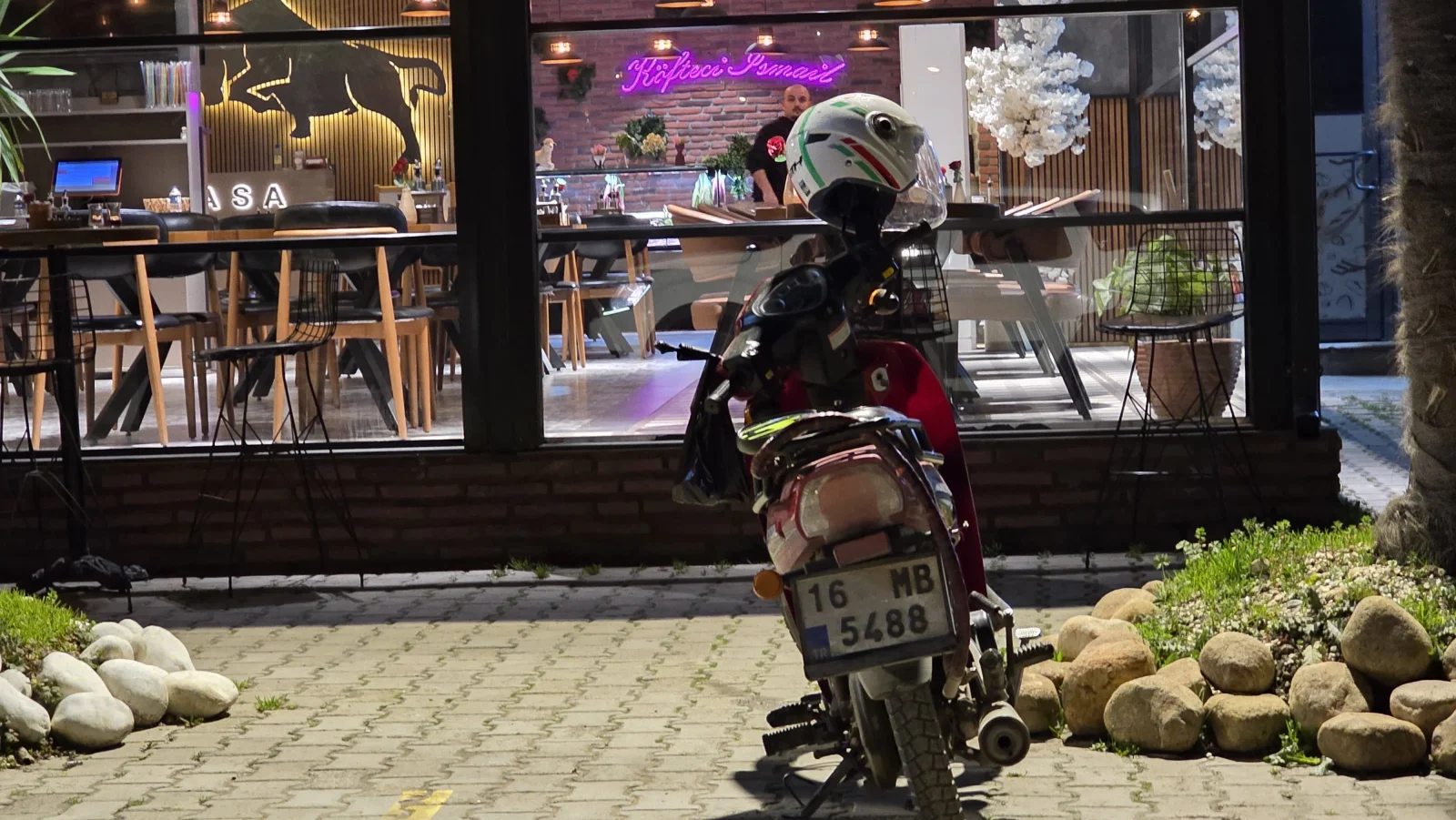 İnegöl’de Otomobil-Motosiklet Kazası: 3 Yaşındaki Çocuk Yaralandı
