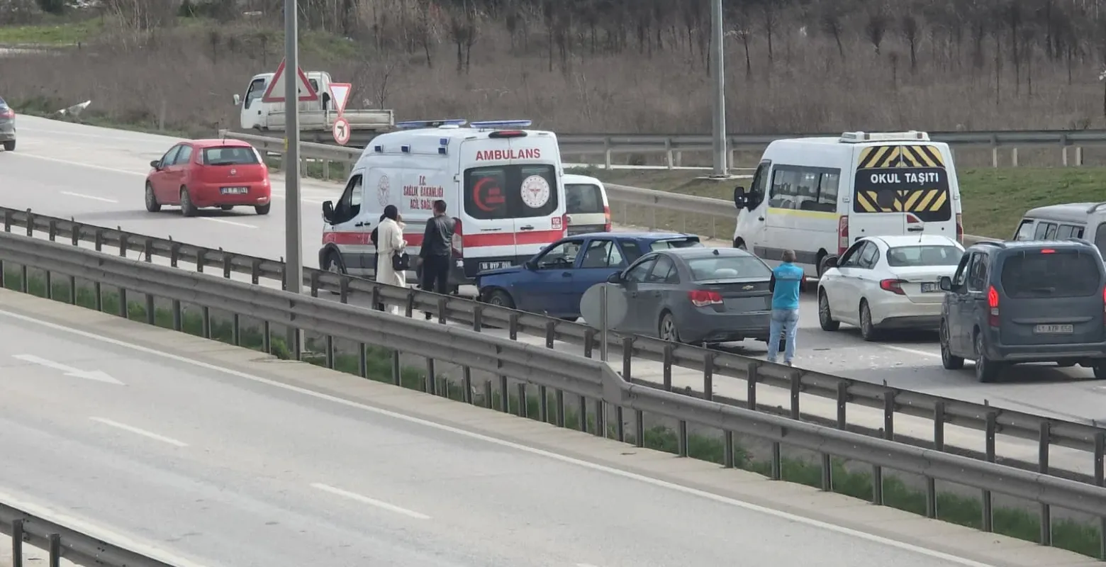 İnegöl'de zincirleme kaza! 1 yaralı