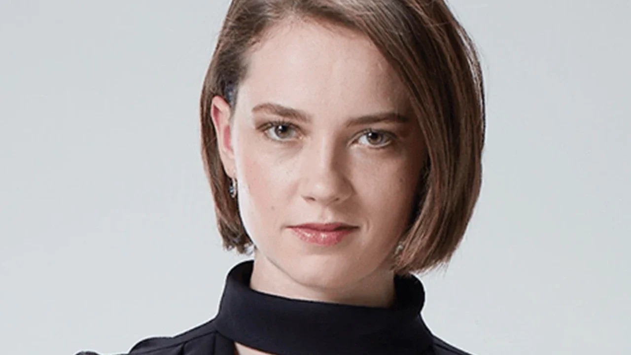 Yer Altı dizisi Hülya karakteri ve Ece Çeşmioğlu