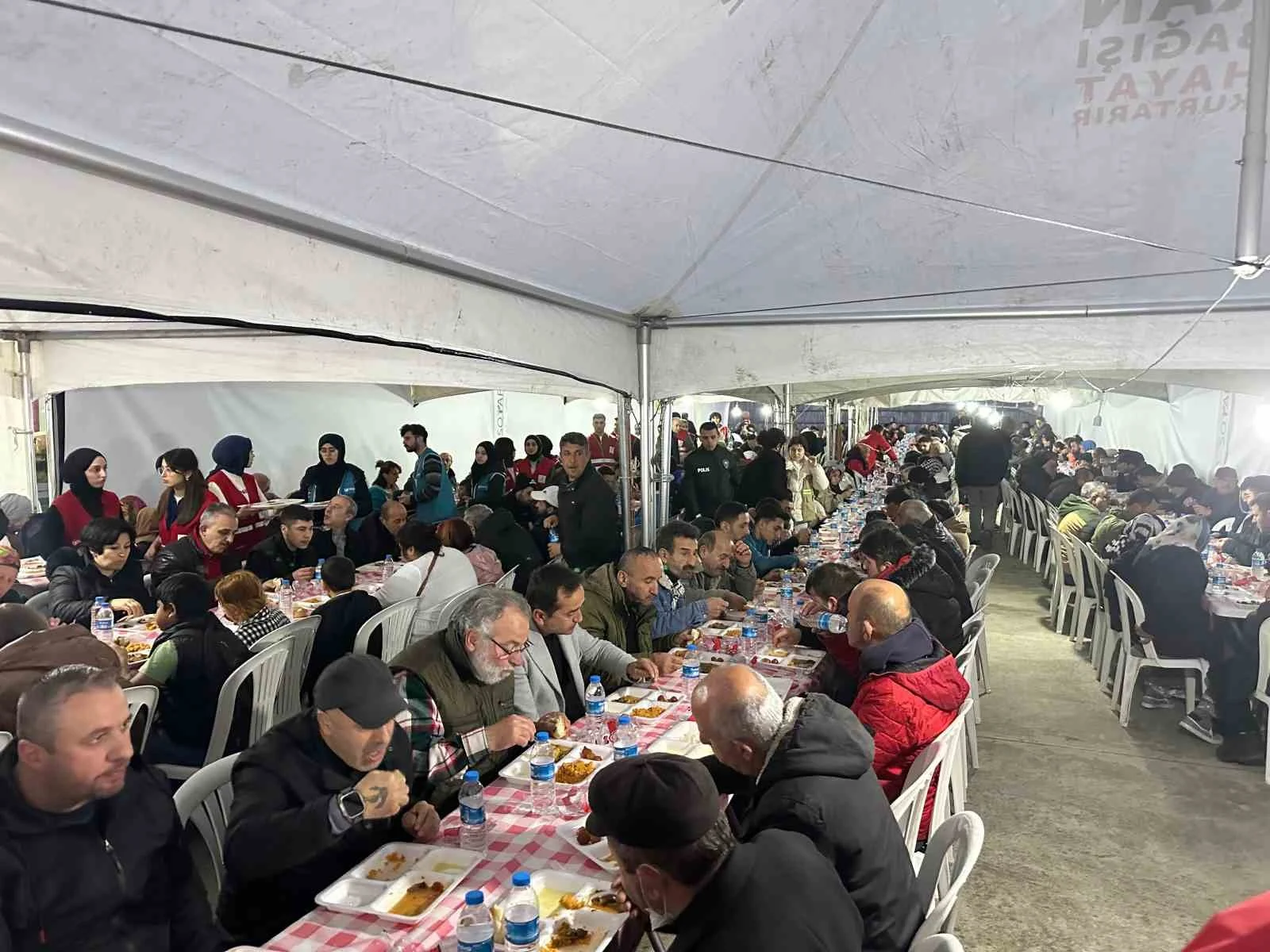 İnegöl'de yüzlerce kişiye ücretsiz iftar verilecek!