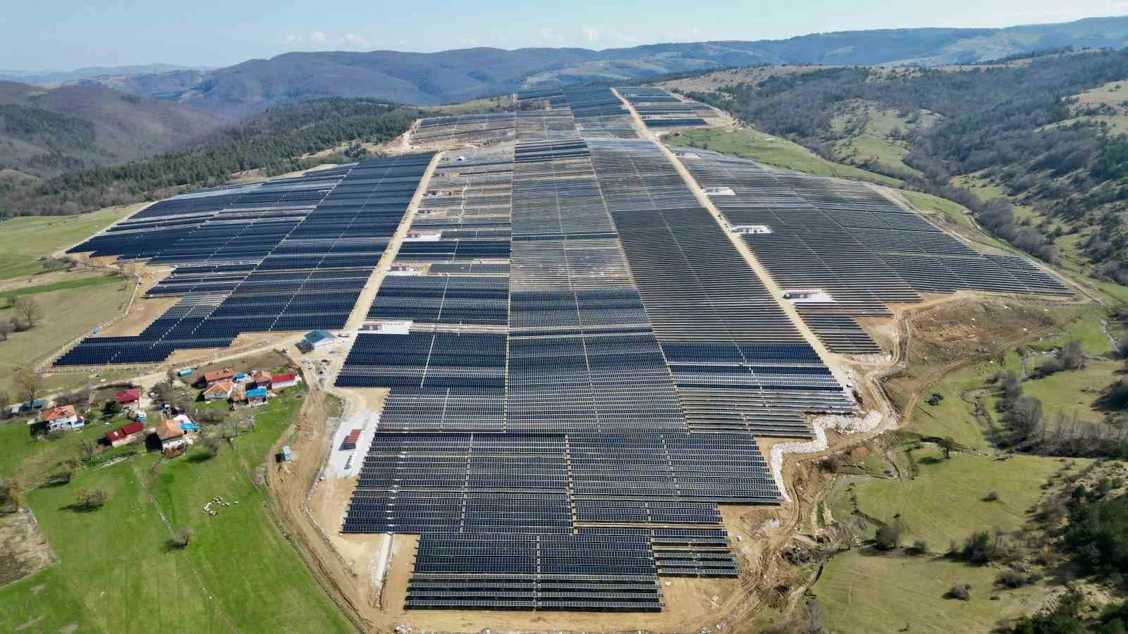 Türkiye’nin elektrik kurulu gücü 123 bin 284 megavata çıktı