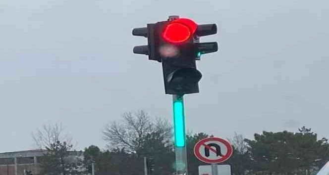Çok yakında trafik ışıklarında yeni bir renk görebilirsiniz!