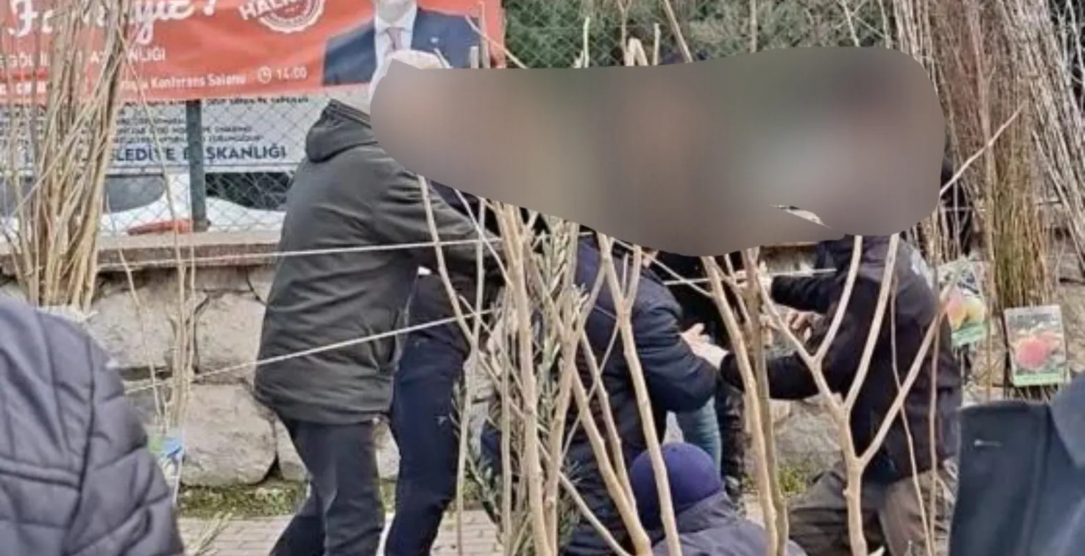 Cumartesi Pazarı'nda zabıta memuru bıçaklandı!
