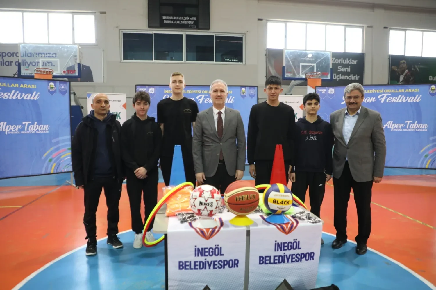 İnegöl Belediyesinden 80 okula dev destek!
