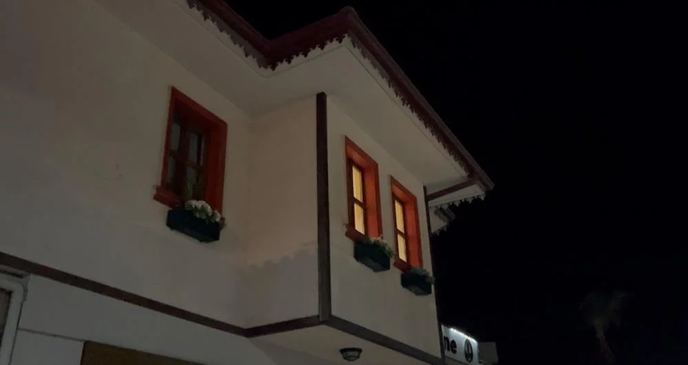 Bu mahallede davul çalanın başına iyi şeyler gelmiyor!