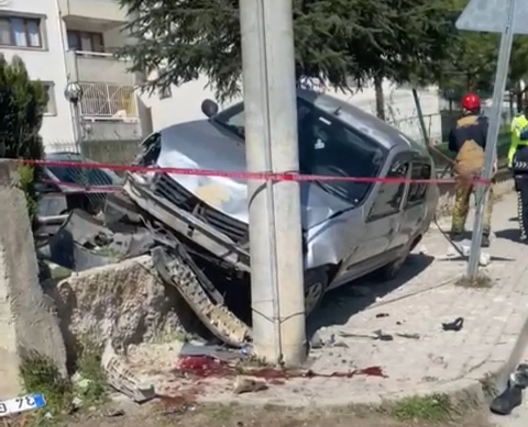 İnegöl'de can pazarı 1'i ağır 3 yaralı