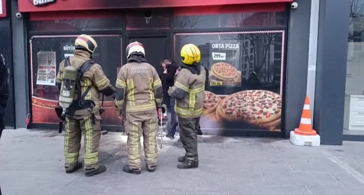 Eski çalışan pizza zincirini kundakladı!