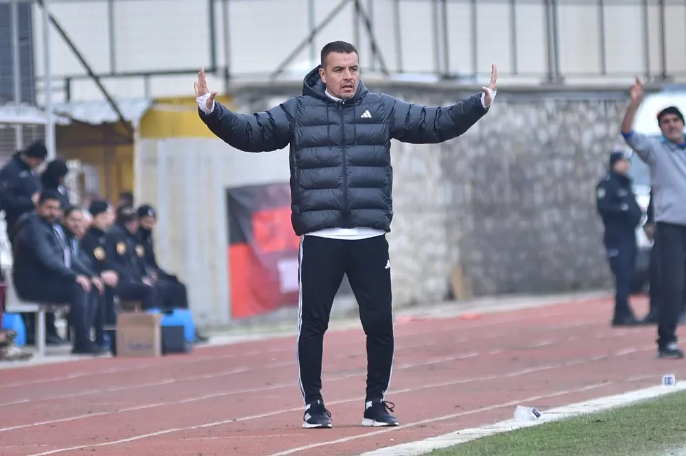 İnegölspor teknik direktör İsmail Güldüren ile yollarını ayırdı