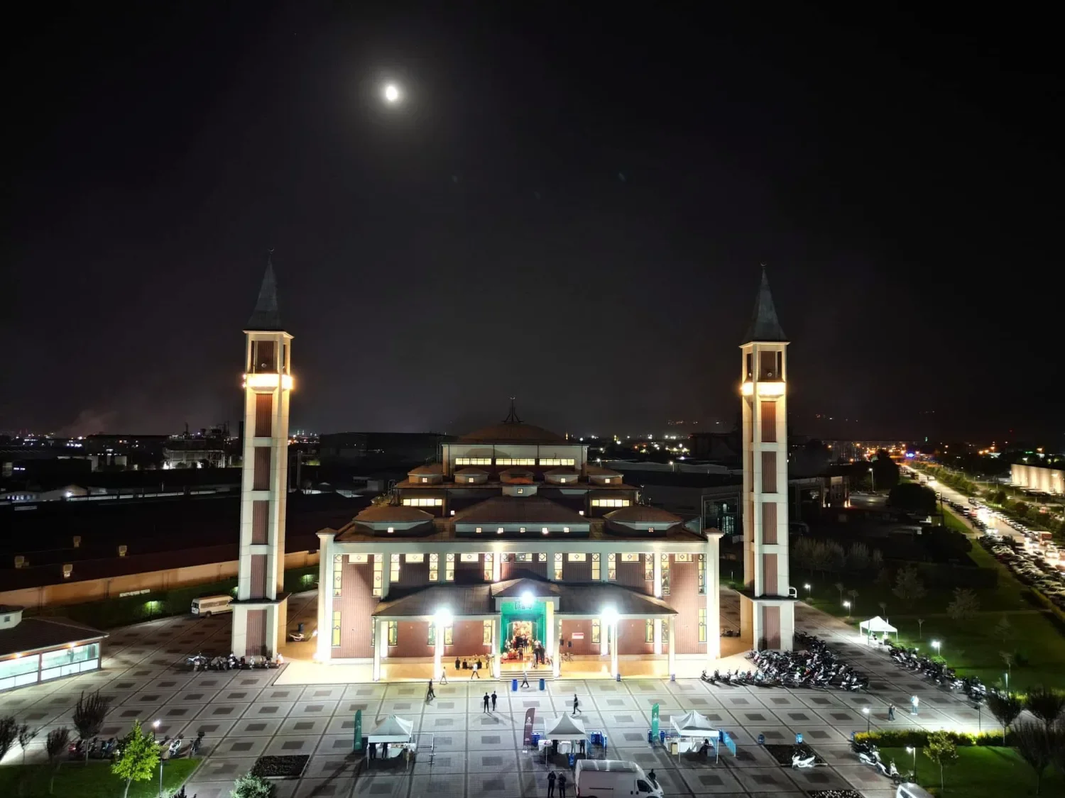 Kadir Gecesi’nde İnegöllüler aynı çatı altında