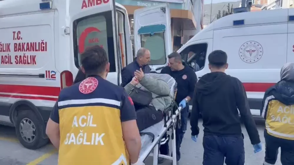 Caddede silahlı çatışma! 3 yaralı