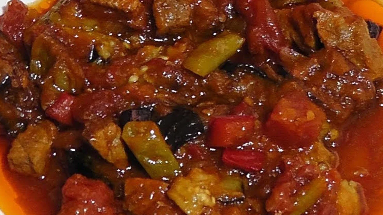 Gelinim Mutfakta Etli Patlıcan Sündürme tarifi ve malzemeler