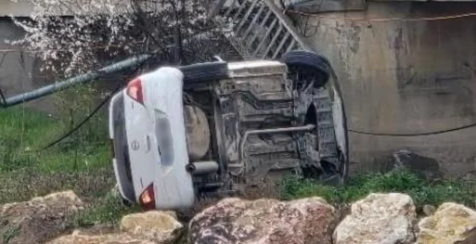 İnegöl'de genç kadının idaresindeki araç dere yatağına uçtu