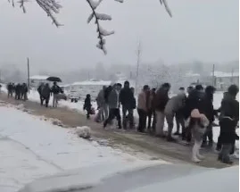 Hamitabat'ta soğuk havaya rağmen bayram çoşkusu