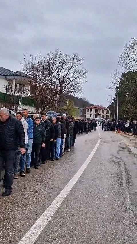 İnegöl'de devasa bayramlaşma kuyruğu!