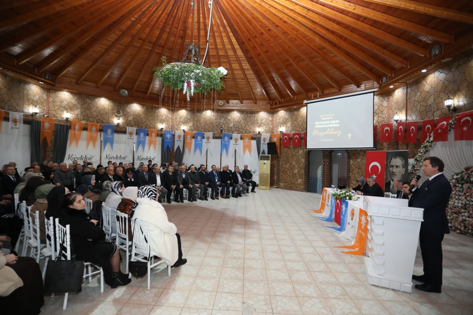 AK Parti teşkilatı geleneği bozmadı