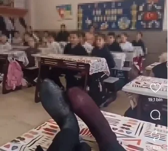 Bir ilkokulda öğretmenden tepki çeken hareket