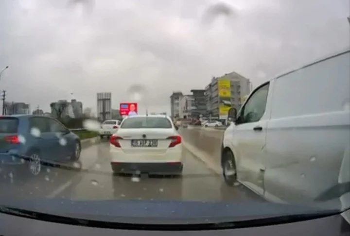 Yol verme tartışması kavgaya dönüştü