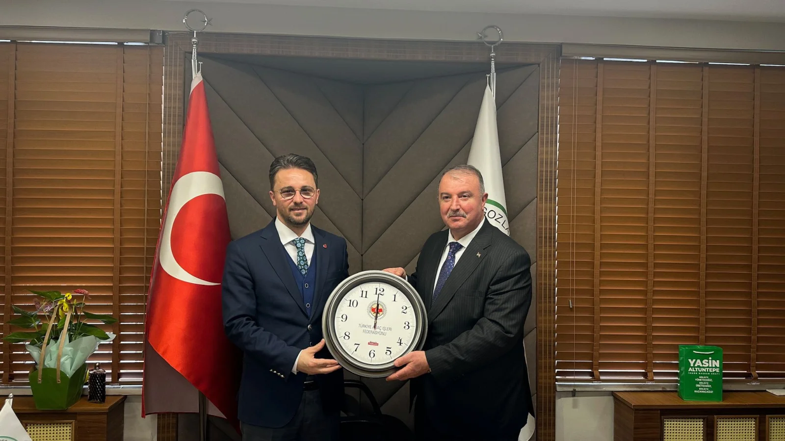 İnegöl Mobilyacılar Odası’nda kritik görüşme