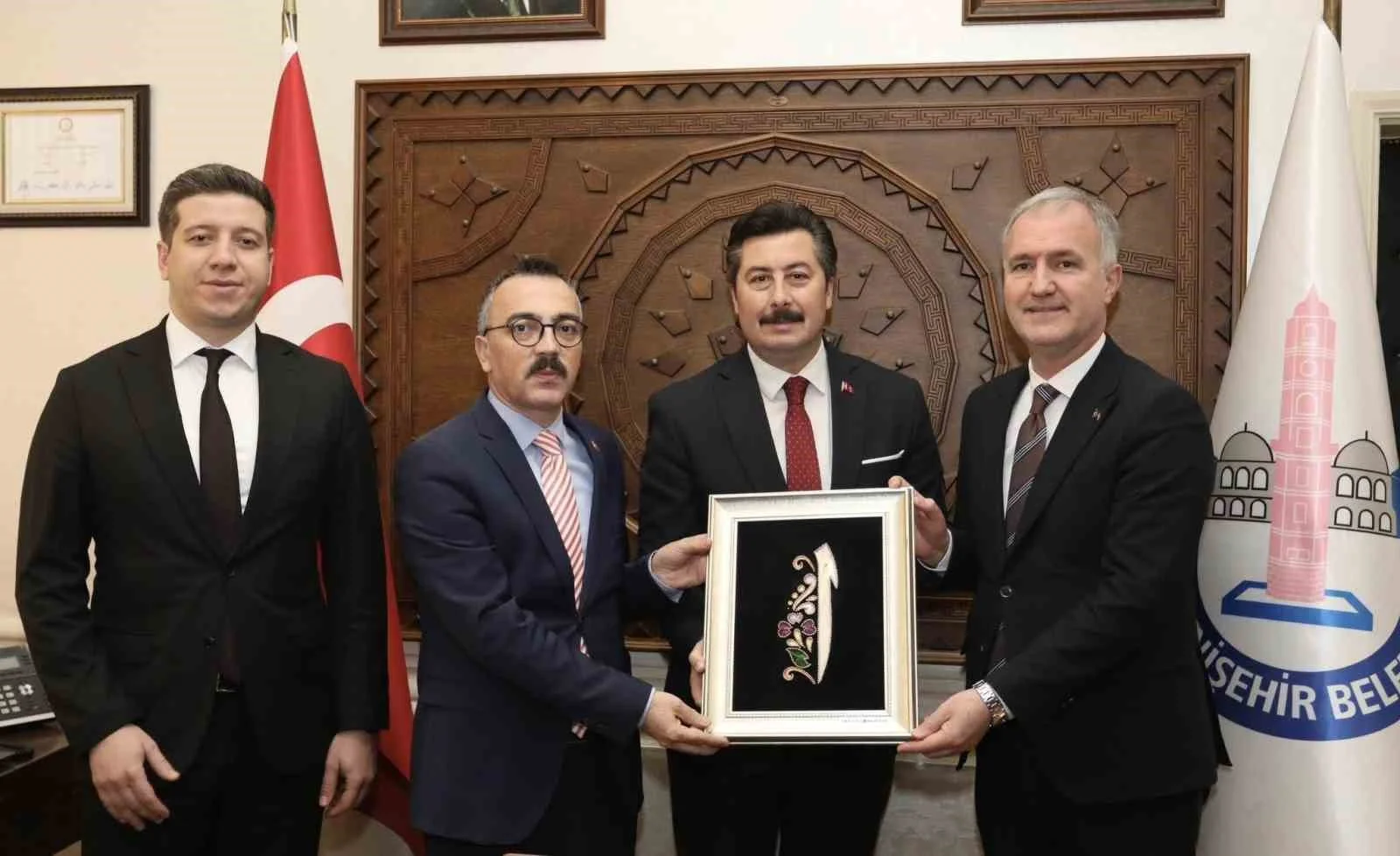 İnegöl ve Yenişehir yatırımları için görüşme