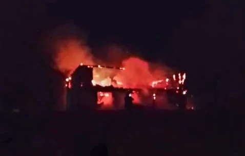 İnegöl Cemiyet Mahallesi’nde iki katlı ev küle döndü