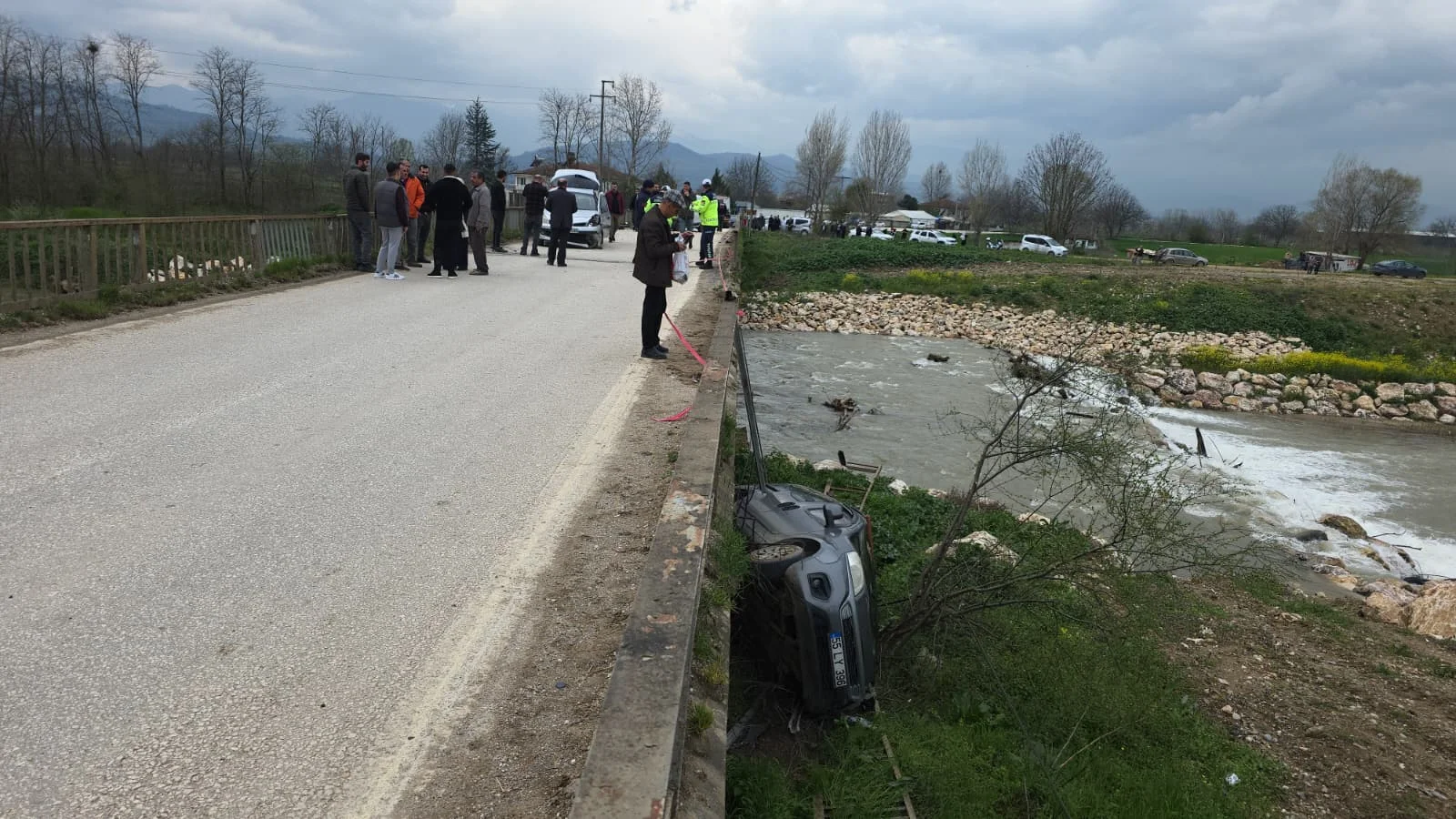 İnegöl’de 3 aracın karıştığı zincirleme kaza: 4 yaralı