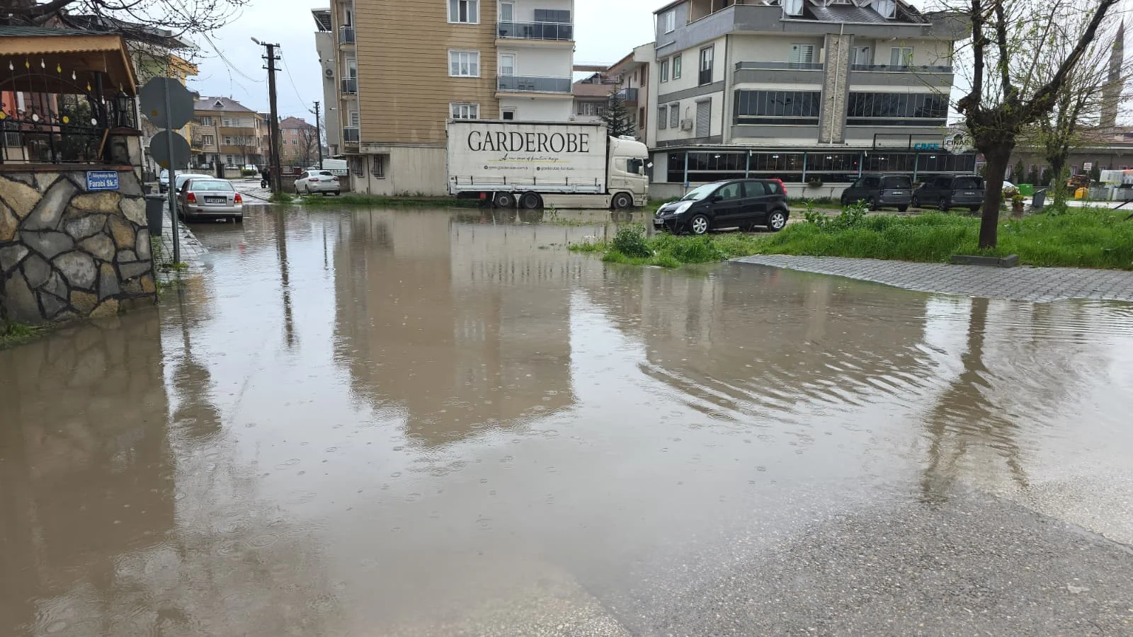 Süleymaniye’de rögarlar taştı!