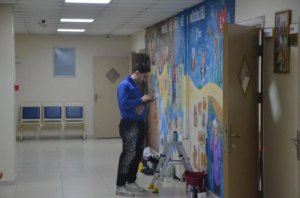 İnegöl’de engelli öğretmenden dev eser