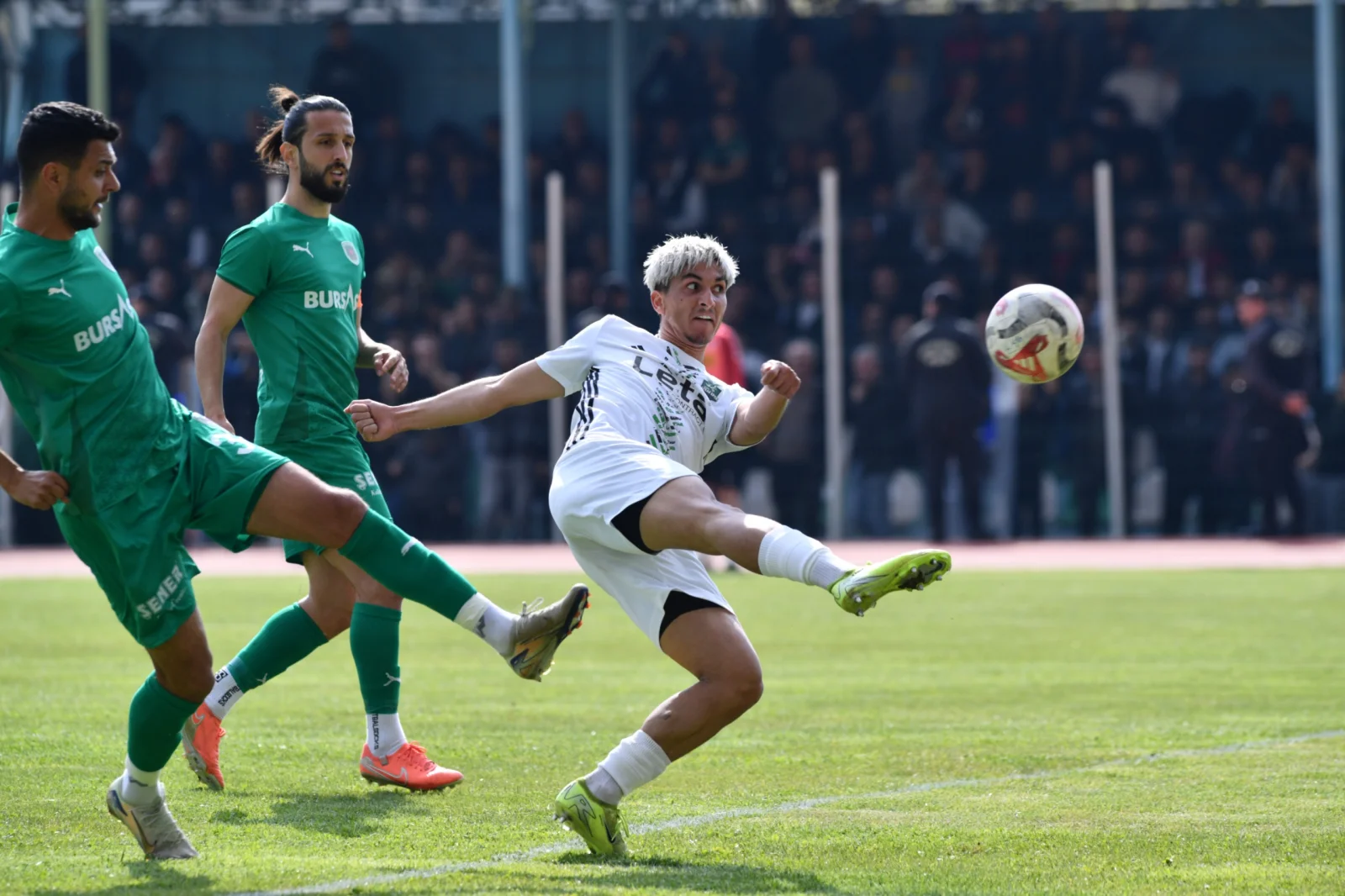 Kafkasspor şampiyonluğa 90 dakika uzakta!