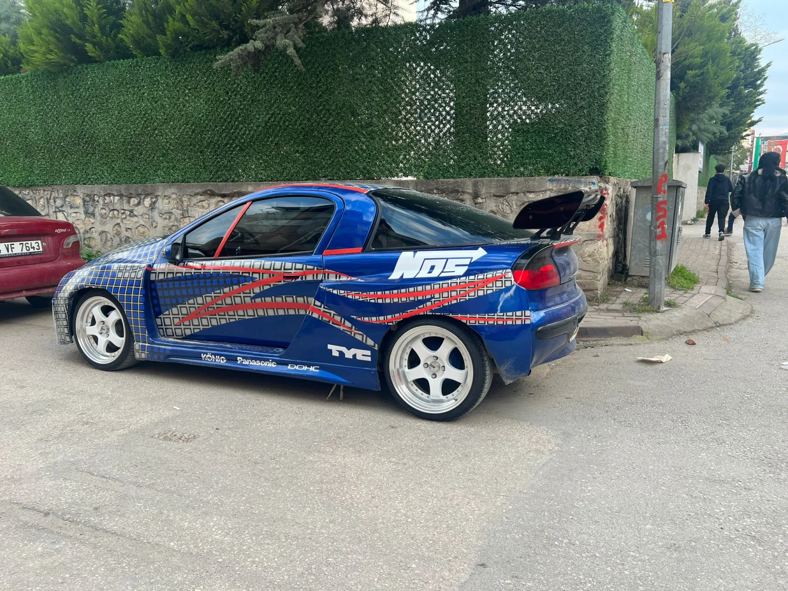 İnegöl'de gençler bu araçtan gözünü alamadı!