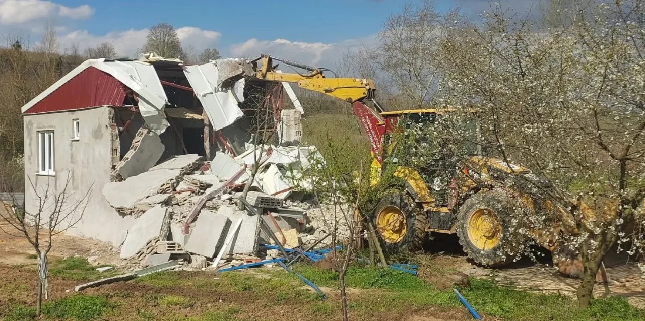 İnegöl’de kaçak yapıya geçit yok! Onlarca yapı yıkıldı