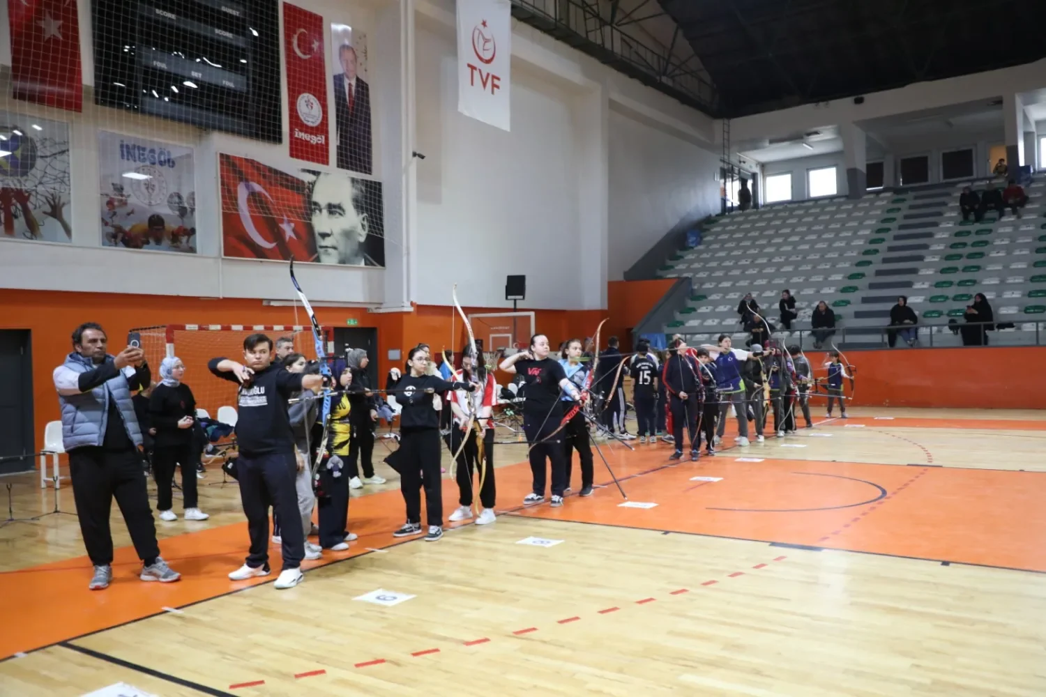 İnegöl’de okçuluk turnuvası nefes kesti!