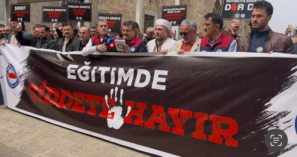 Bursa’da Ayla öğretmen ve öğrenciler İçin gıyabi cenaze namazı