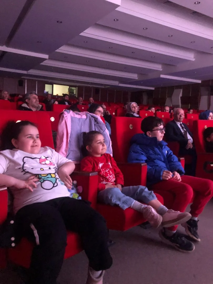 İnegöl'de İSKO’dan çocuklara 23 Nisan sürprizi