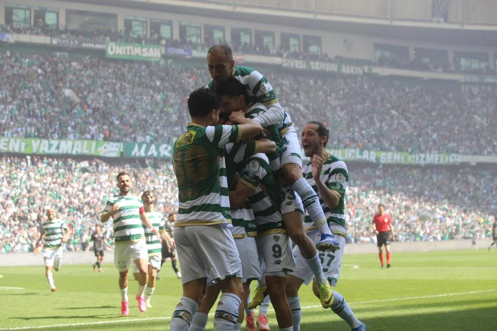 Bursaspor yıllar sonra yeniden 1. Lig'de