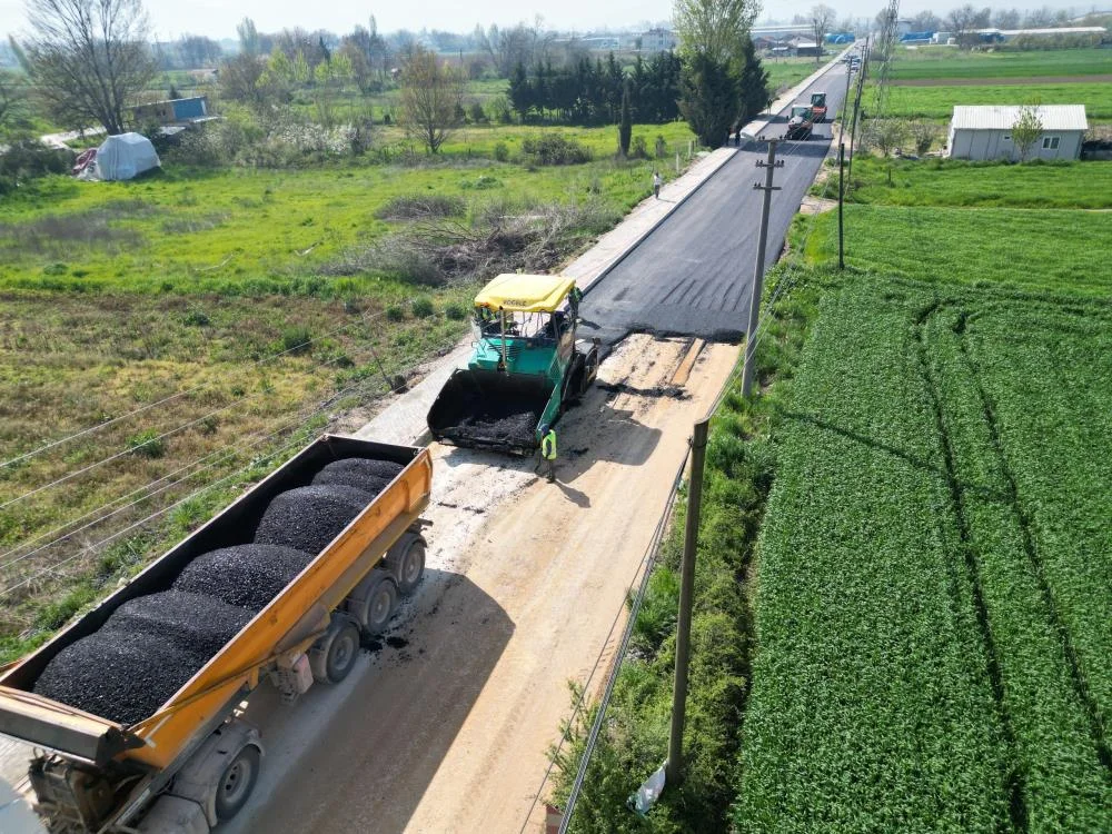 İnegöl’de 1300 metrelik yol baştan yapılıyor