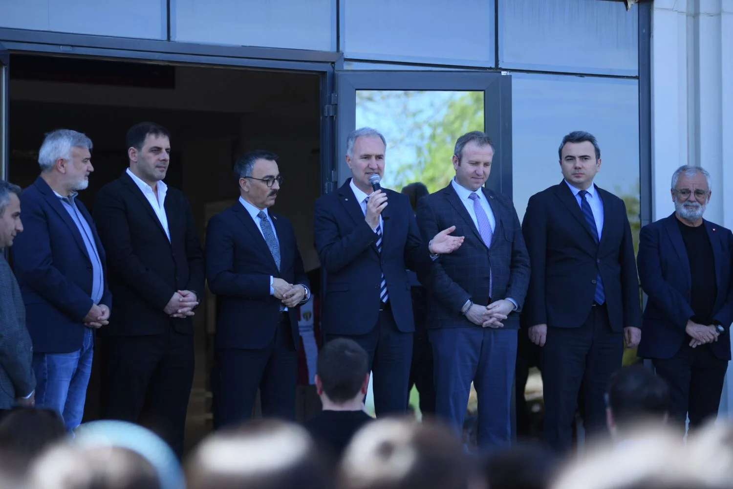 İnegölspor’dan bin 100 öğrenciye forma hediyesi