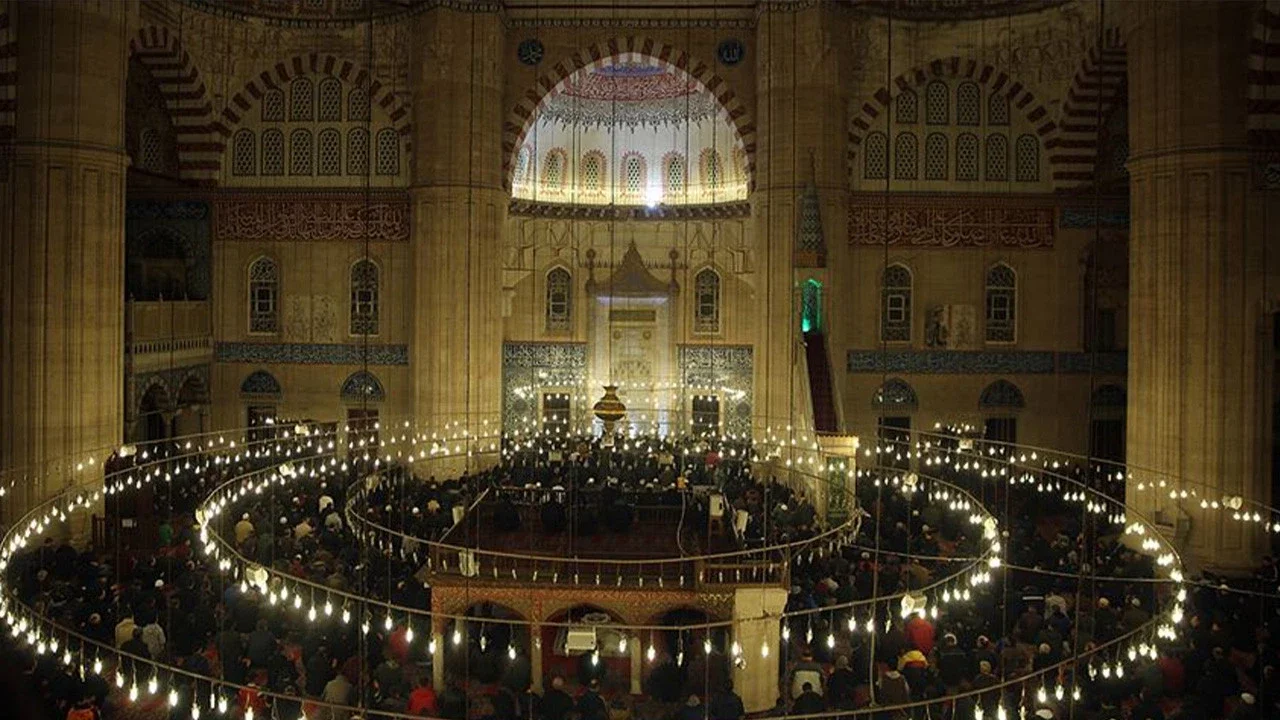 Mevlid Kandili 2026 tarihi ve günü Diyanet takviminde