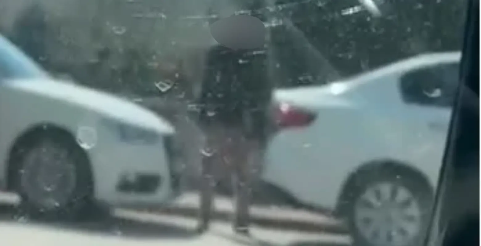 İnegöl Halk Eğitim Merkezi'nin önünde skandal!
