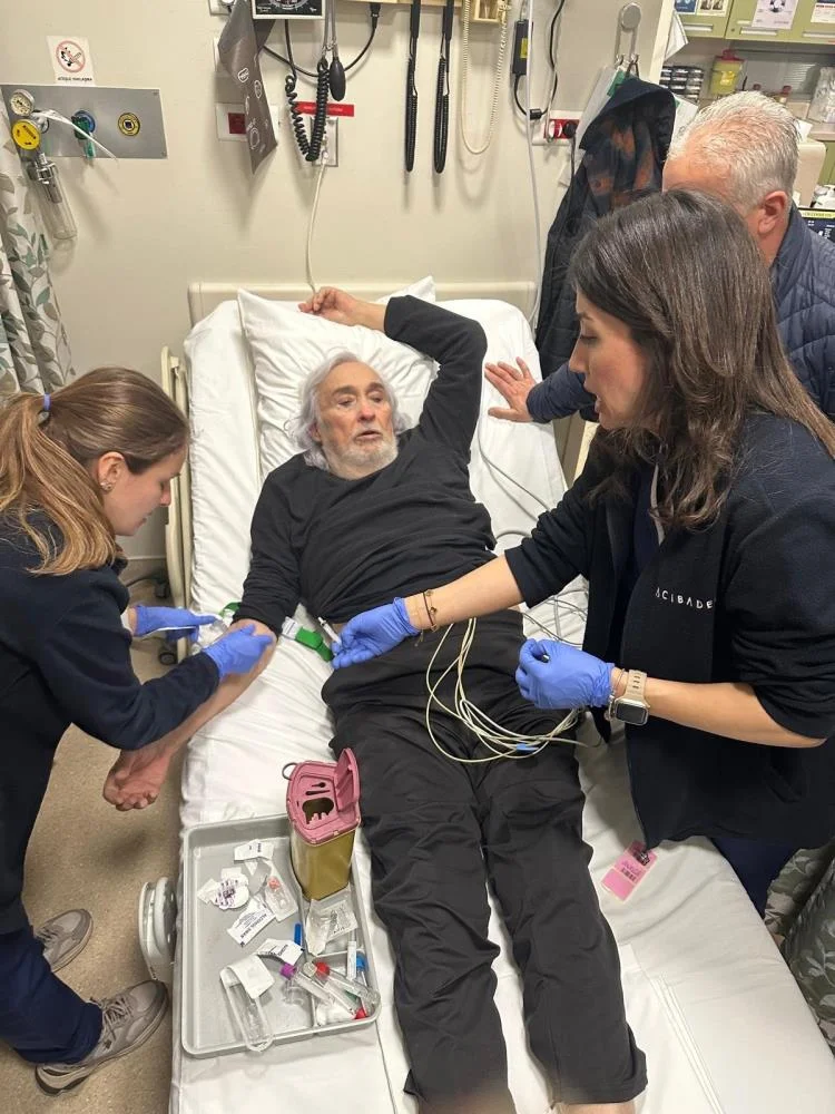 Müjdat Gezen sahnede fenalaştı!