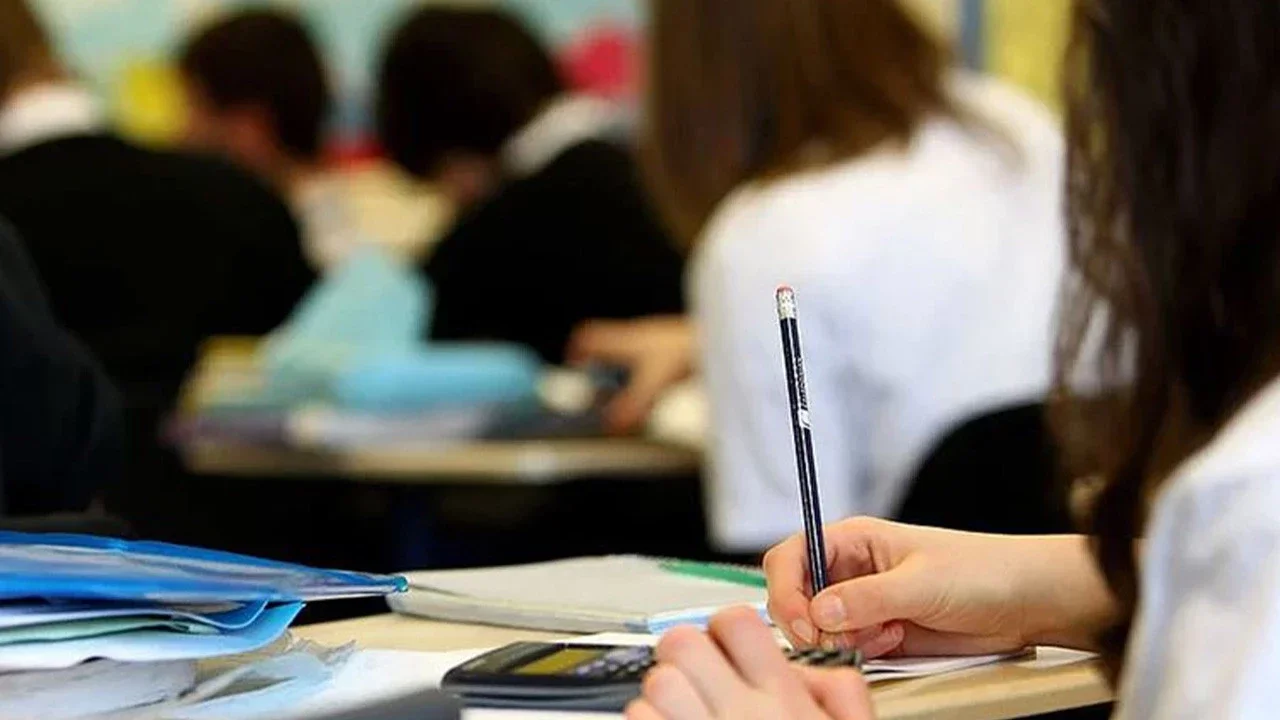 19 Mayıs 2026 Salı okullar ve resmi kurumlar tatil