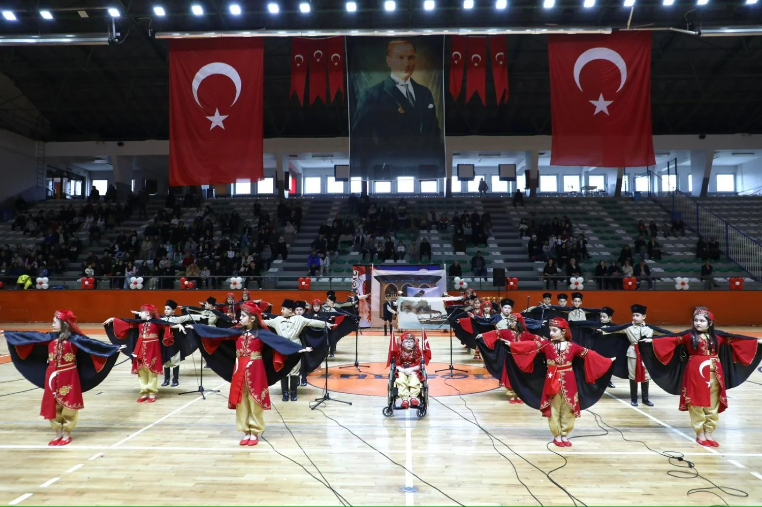 İnegöl’de 23 Nisan Bayramı coşkuyla kutlandı