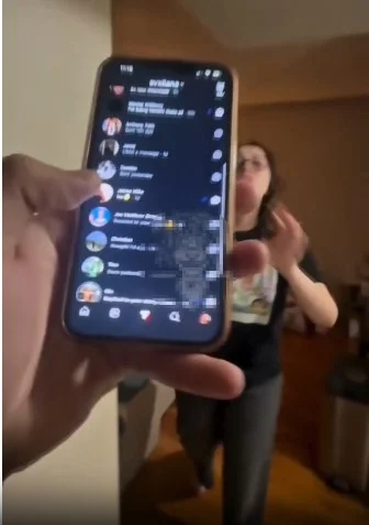 Kız arkadaşının telefonunda gördü, dünyası başına yıkıldı