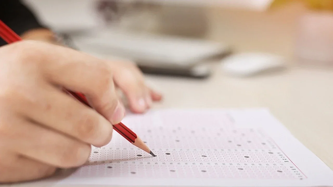 Bursluluk sınavında kalem silgi veriliyor mu, ne getirilmeli?