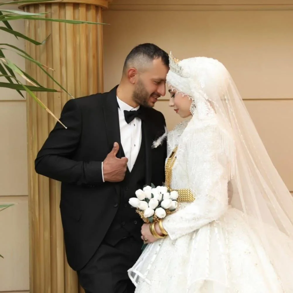 Düğün günü ölü bulundular!