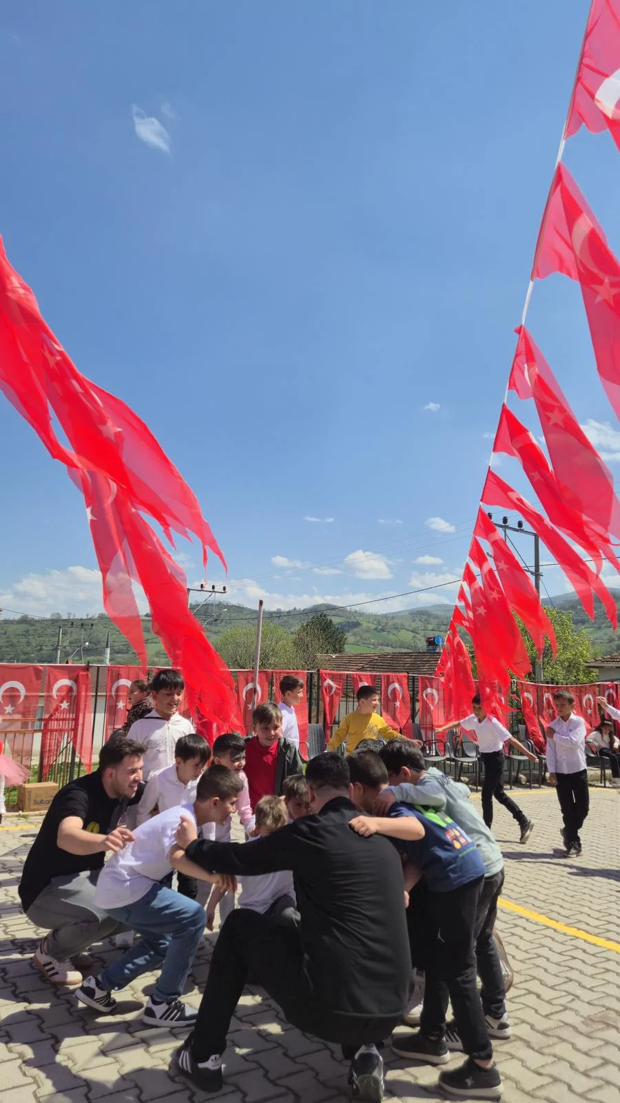 İnegöl Rumeli Derneği’nden 23 Nisan'a yakışır çoşku