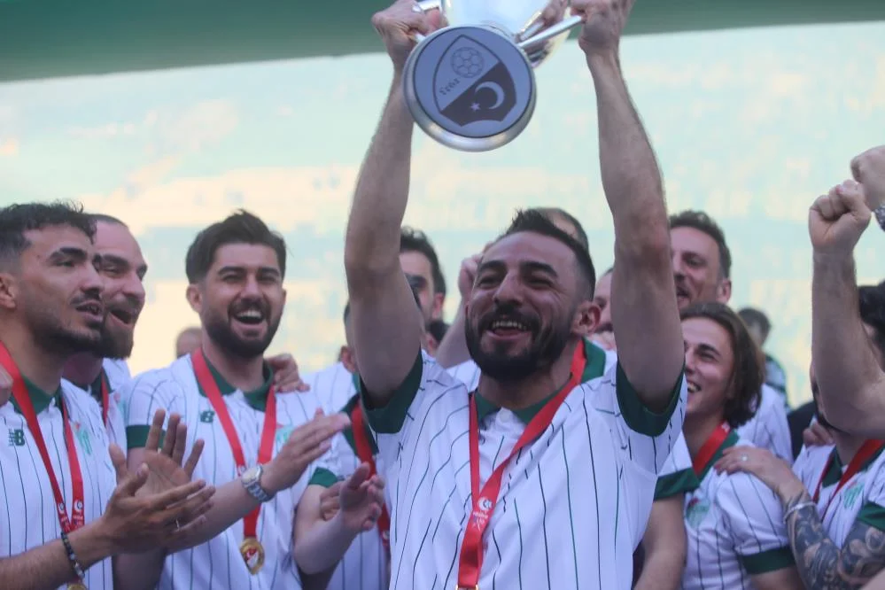 Bursaspor şampiyonluğu böyle kutladı