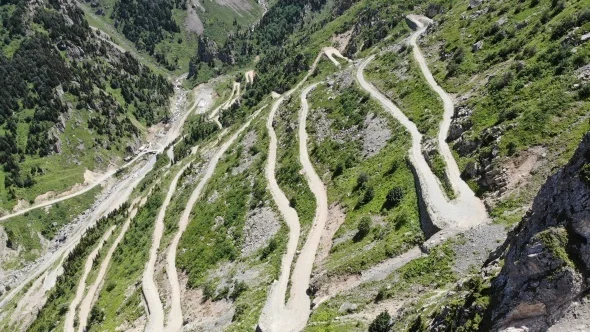 Dünyanın en tehlikeli ölüm yolu Türkiye'de!
